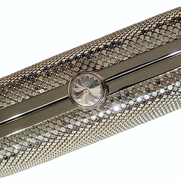 NWT Sondra Roberts Metal Chainmail Clutch Purse - Silver - Picture 6 of 12